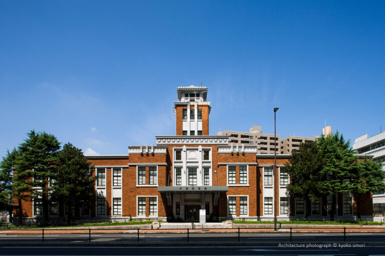 北九州市立戸畑図書館（旧戸畑市役所庁舎）